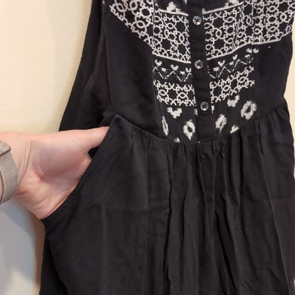Express Black and White Mini Dress - Picture 4 of 5